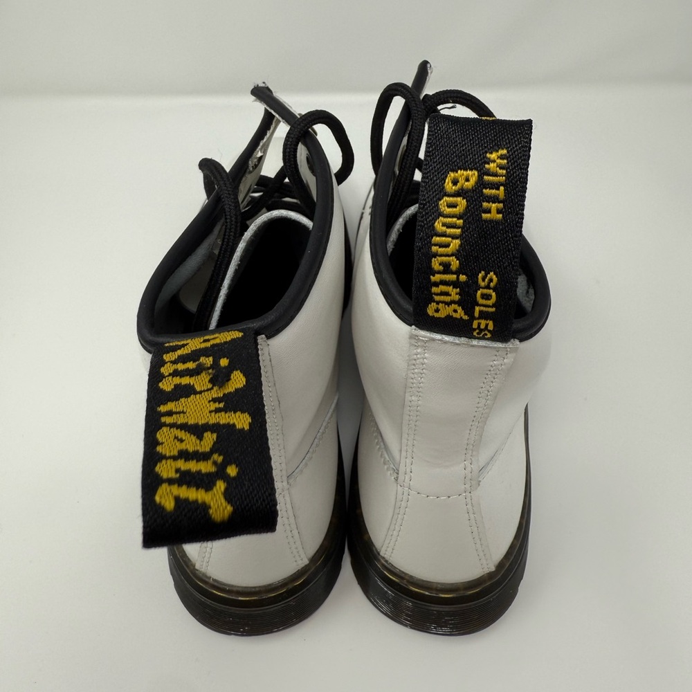 Dr. Martens White Leather Combat Boots Classic Doc Martens EUC Unisex - Picture 5 of 14